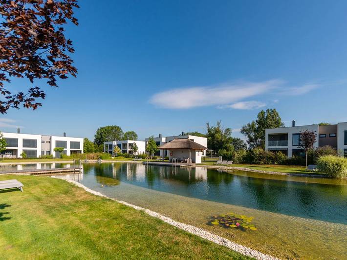 Ganze Wohnung, Apartment in Lutzmannsburg with Pool, Roof Terrace, Garden in Zsira, Győr-Moson-Sopron megye