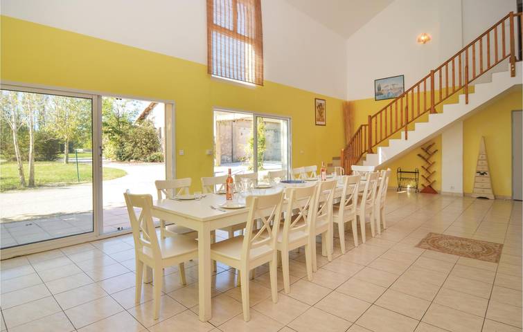 Ferienhaus für 14 Personen, mit Terrasse, mit Haustier in Arles - 4