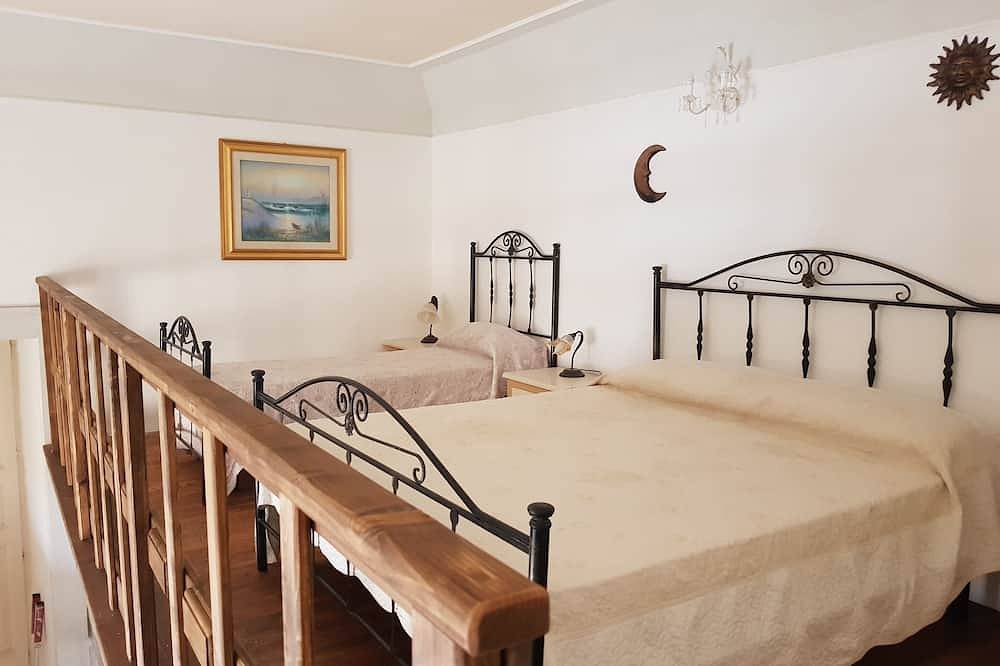 Ganze Wohnung, Martina, mit terrasse, balkon, im Palazzo 1700, Stadtkern, 5 gehminuten Strand. in Tropea, Vibo Valentia Provinz