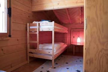 Chalet pour 8 Personnes dans Mijoux, Parc naturel régional du Haut-Jura, Photo 1