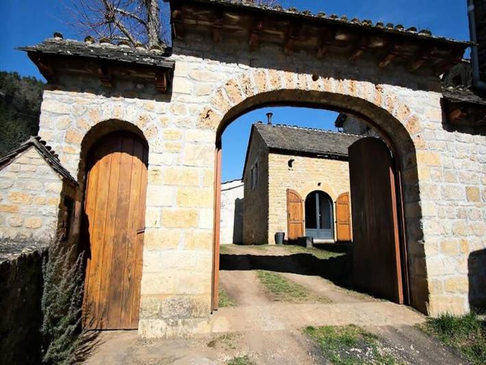 Gîte pour 4 personnes, avec terrasse ainsi que jardin et piscine, adapté aux familles à Chanac - 2