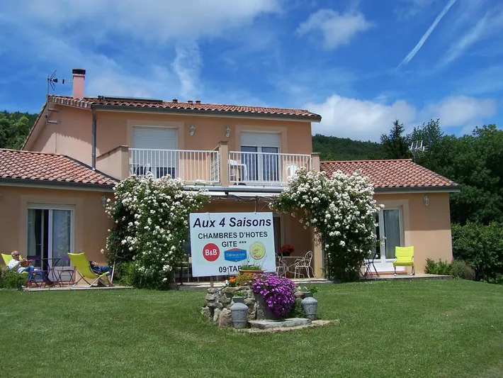 Chambre d’hôte pour 2 personnes, avec vue ainsi que piscine et jardin - 1