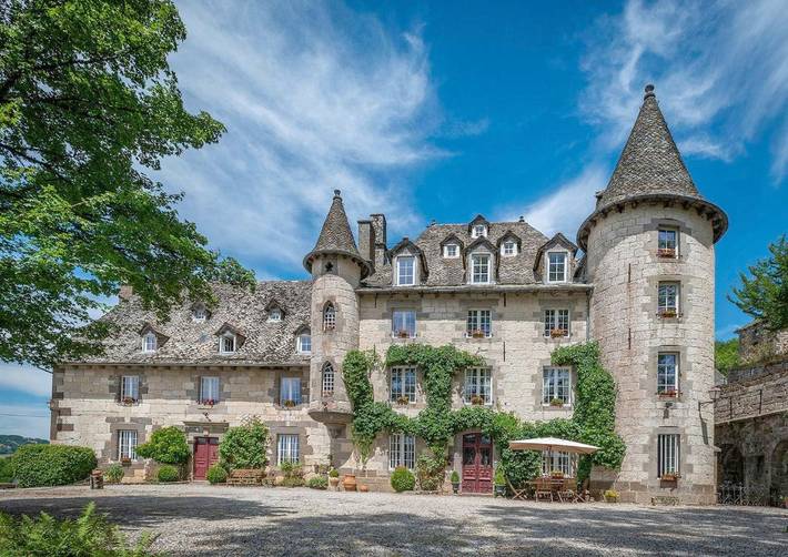 Chambre d’hôte pour 2 personnes, avec vue ainsi que terrasse et jardin en Auvergne