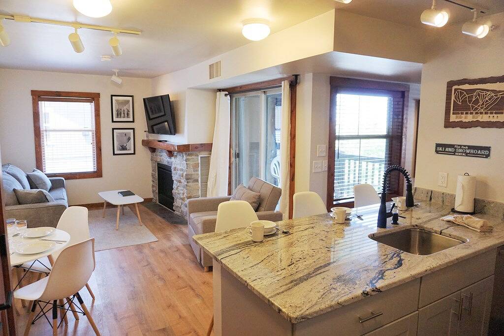 Ganze Wohnung, Rimfire 342: Memory Maker, Walk to Shops, Slope Side in Snowshoe, Greenbrier River