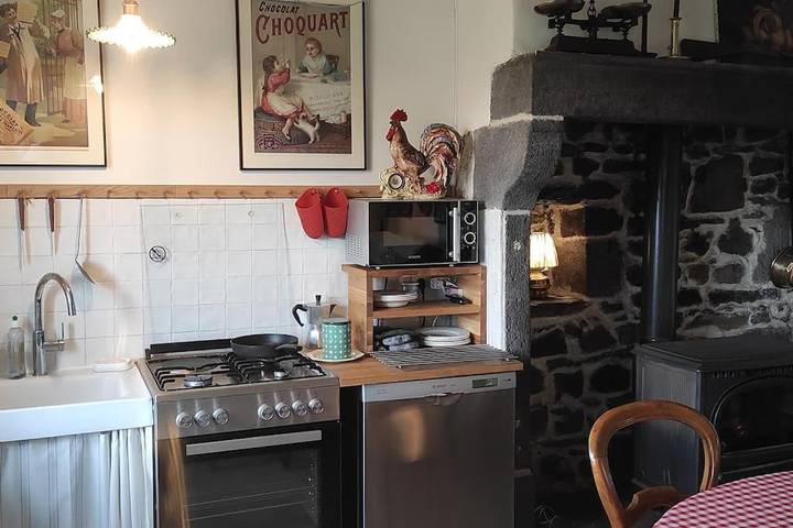 Location de vacances pour 3 personnes à Aurières - 2
