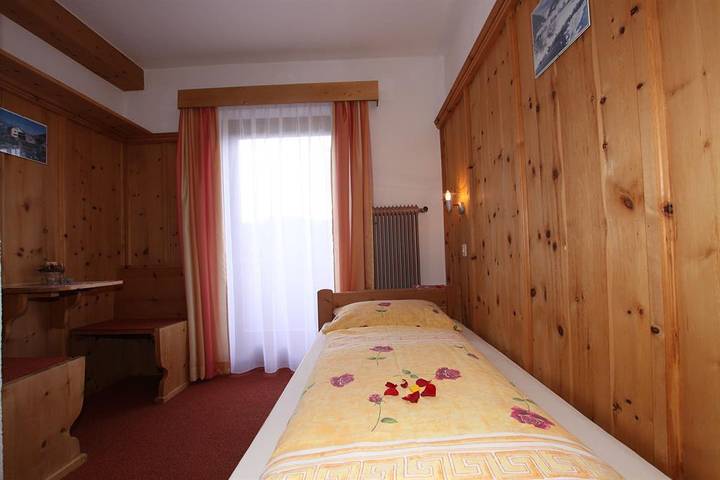 Ferienwohnung, mit Balkon und Terrasse sowie Garten in Niederthai - 4
