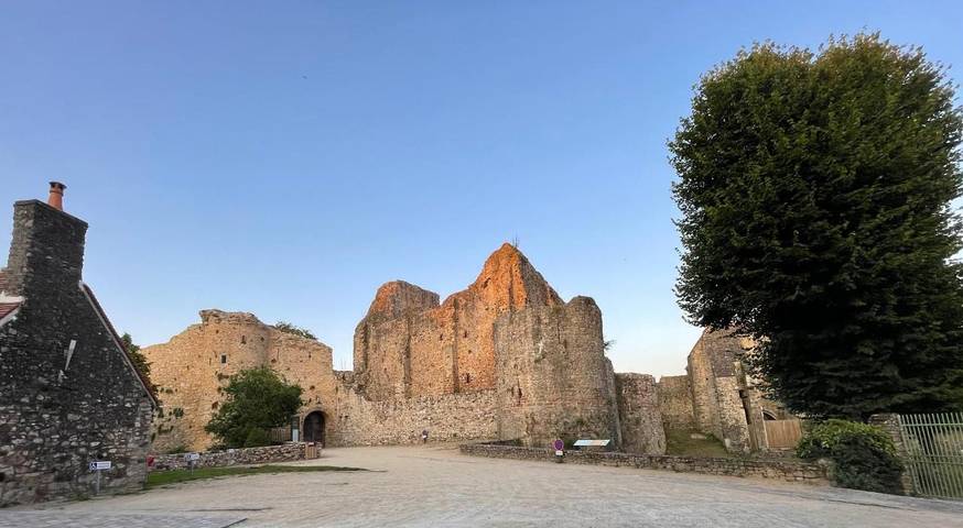 Gîte pour 11 personnes, avec balcon à Sainte-Suzanne - 3