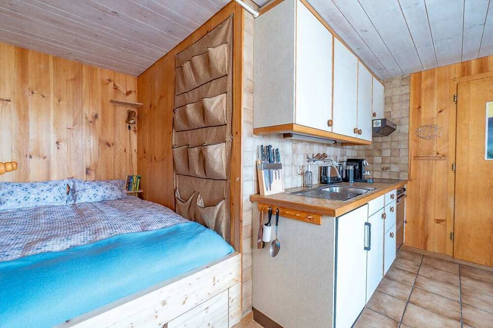 Ganze Wohnung, Chalet mit See- und Bergblick, Kamin und Garten in Axalp, Brienz