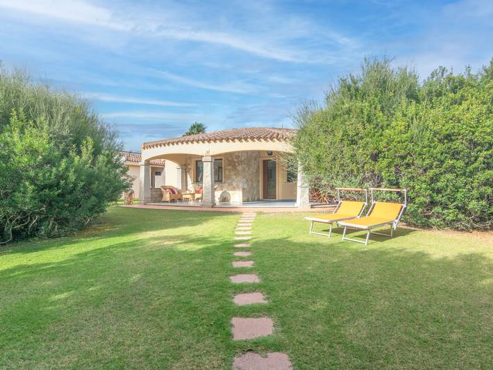 Ferienhaus für 6 Personen, mit Garten und Terrasse in Costa Rei