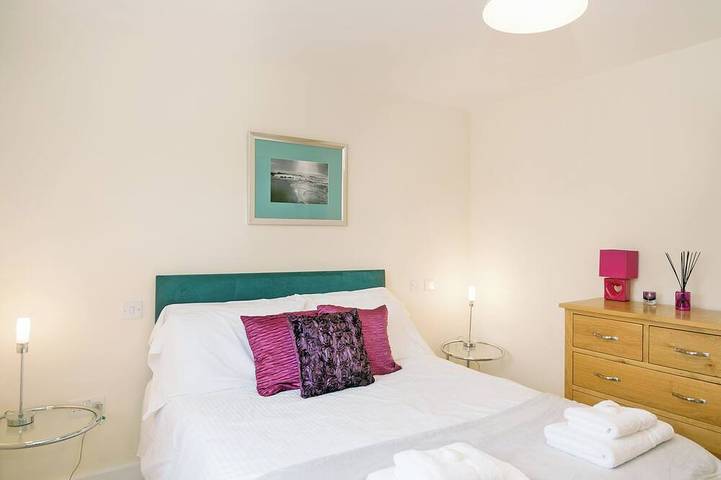 5 chambres à coucher à Cirencester in Somerford Keynes, Gloucestershire