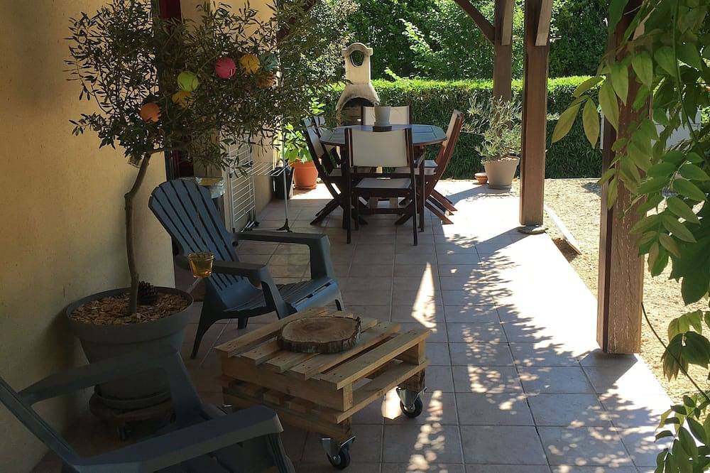 Gîte Périgourdin a 5 km de Sarlat, parque cerrado. in Carsac-Aillac, Périgord Noir