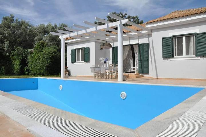 Villa voor 5 personen, with uitzicht and tuin as well as zwembad op Lefkada