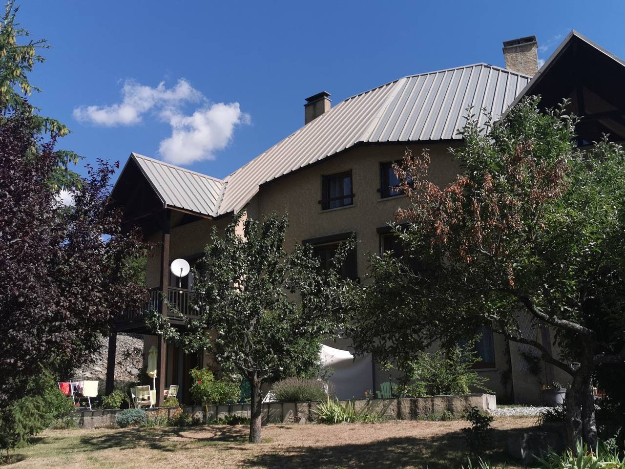 Apartamento entero, Apartamento de 2 habitaciones, balcón, Wi-Fi, estacionamiento y admisión de mascotas en Serre Chevalier in Saint-Chaffrey, Serre Chevalier