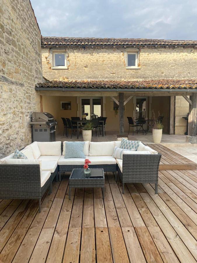 Location de vacances pour 2 personnes, avec terrasse et piscine à Saint-Sulpice-de-Cognac - 2