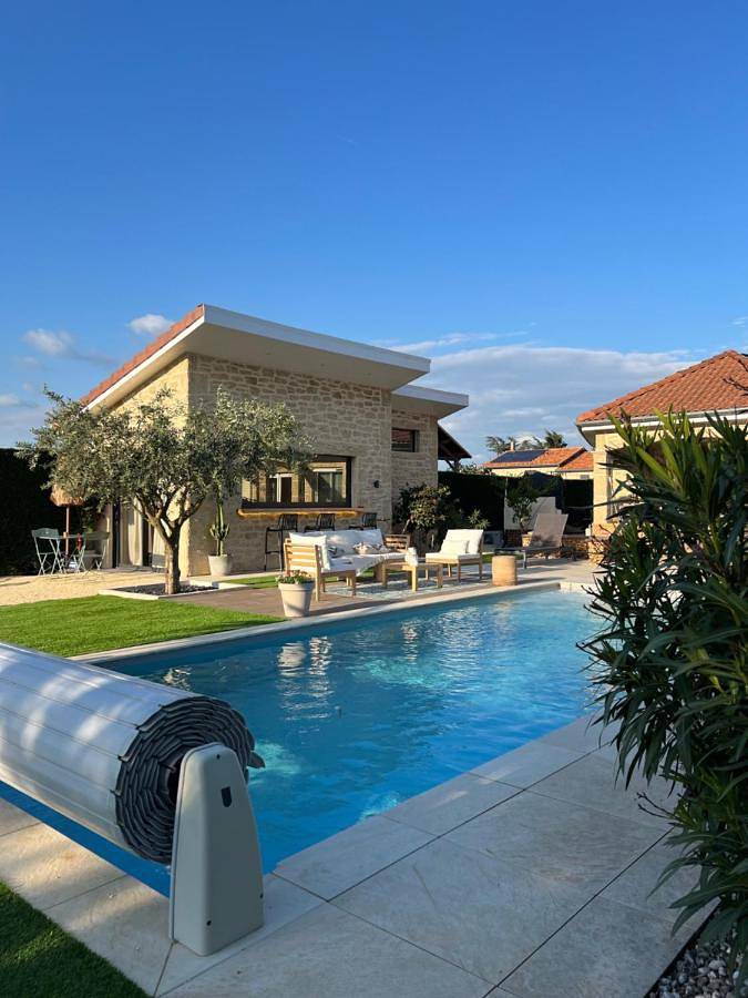 Maison d’hôte pour 2 personnes, avec Terrasse ainsi que Jardin et Piscine à Anjou