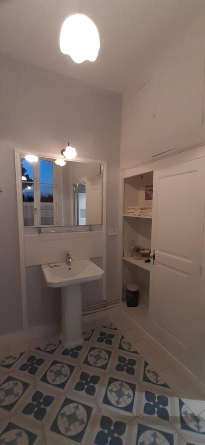 Chambre d’hôtes « Chambre des Dames » avec jardin partagé et Wi-Fi in Hautefort, Périgord Noir