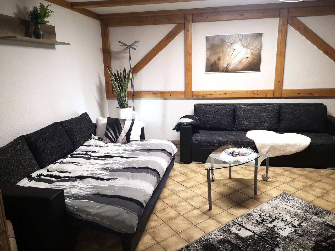Ganze Ferienwohnung, Idealer Startpunkt für Ausflüge und Wanderungen, 70qm, Stufenloser Zugang, Parkplatz an der Wohnung in Issigau, Landkreis Hof