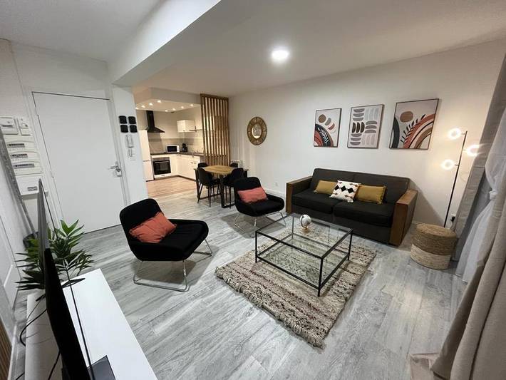 Gîte pour 2 personnes, avec Balcon et Terrasse ainsi que Jardin et Vue à Cambrai