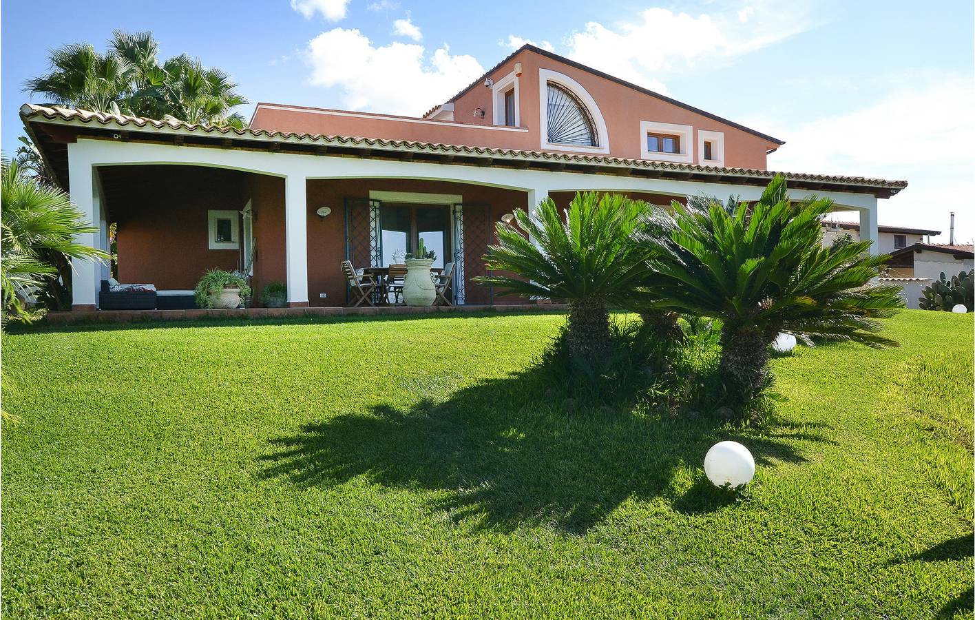 240qm Wohnung am Strand mit Pool, Terrasse und Parkplatz in Partinico, Palermo Provinz