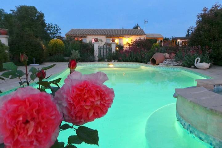 Location de vacances pour 4 personnes, avec jacuzzi ainsi que jardin et terrasse à Saint-Saturnin-lès-Apt - 4