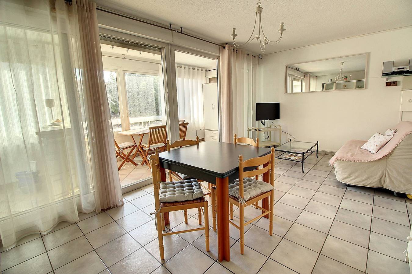 Studio entier, Studio-cabine 1 à proximité de la plage et des commerces in Calvi, Région de Calvi