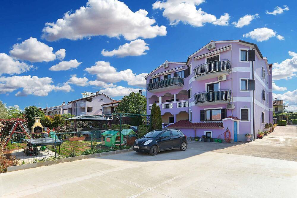 Appartamento vacanze a Peroj a partire da 66€ a notte