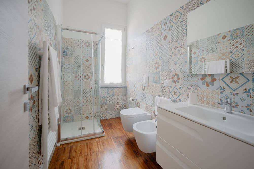 Fiordarancio est la maison d'hôtes que vous recherchiez, située dans une position fantastique juste au-dessus des plages de Fegina. La chambre vous offre un balcon privé avec vue partielle sur la mer, un lit double, une salle de bain privée et la cli in Monterosso al Mare, Commune de Monterosso al Mare