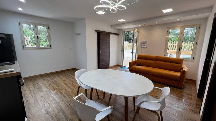 Location de vacances pour 6 personnes, avec jardin dans Portixeddu