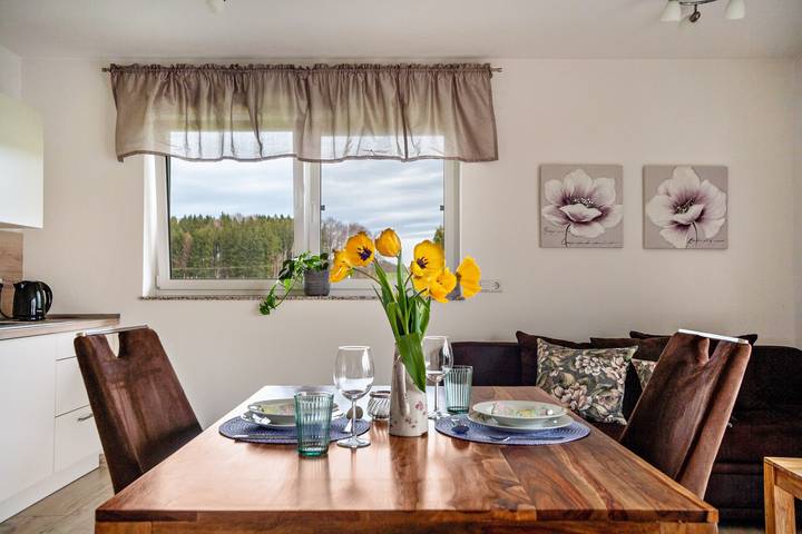 Entire apartment, Apartment 'Ferienwohnung 2' with Shared Garden, Balcony and Wi-Fi in Bad Waldsee, Region Bodensee-Oberschwaben