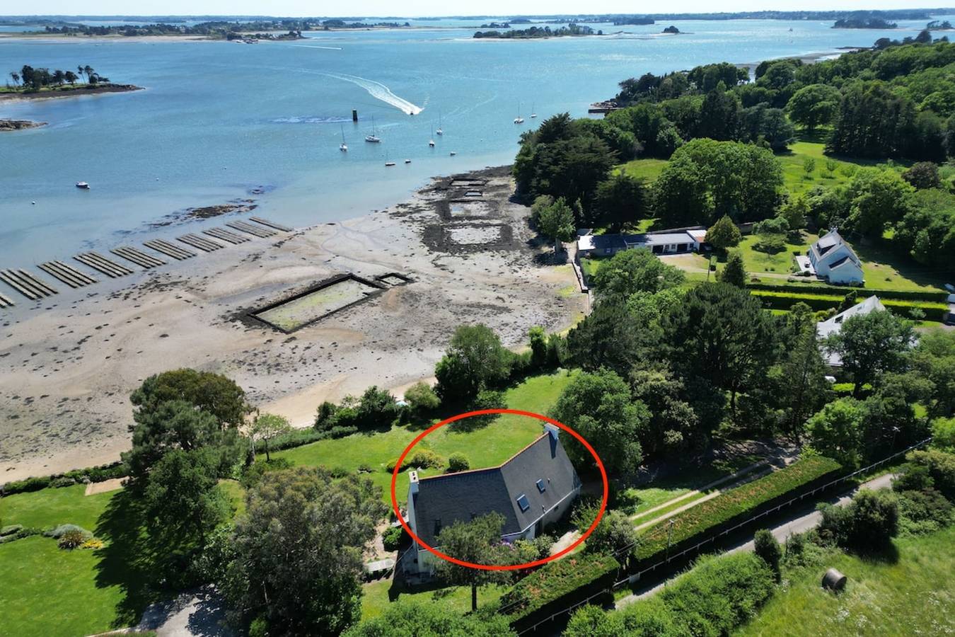 Villa pieds dans l’eau – Vue mer panoramique in Arradon, Côte des Mégalithes