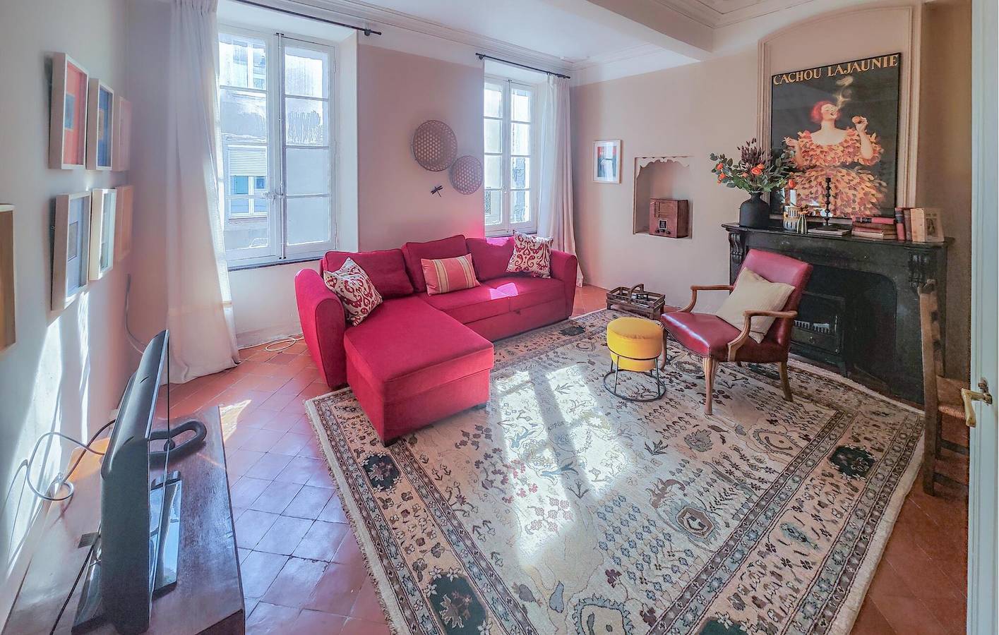 Appartement élégant en centre-ville - Lave-linge, climatisation, Internet, parking in Saint-Chinian, Région de Béziers