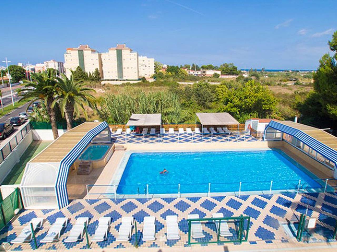 Bungalow familiar con terraza, 2 habitaciones in Gandía, Costa de Valencia