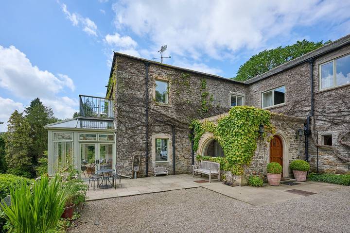 Villa for 18 people, with garden and terrace in the Lake District