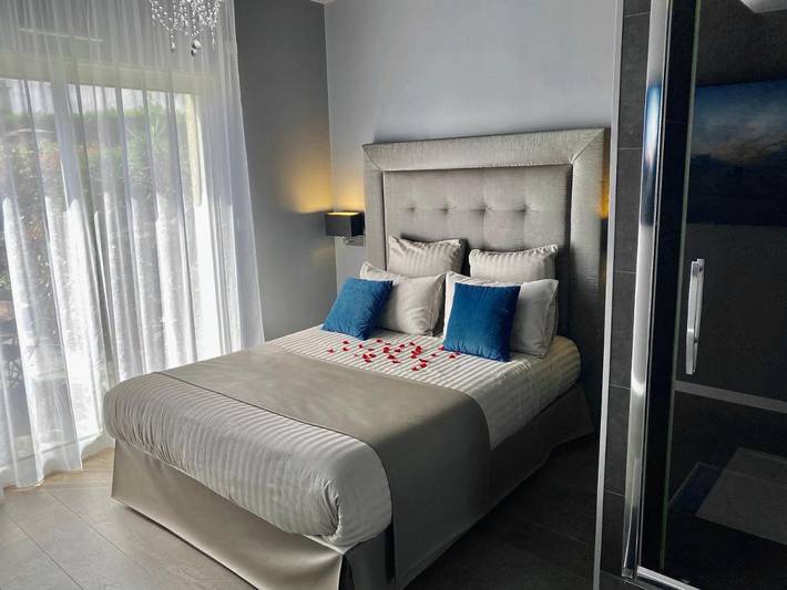 Gîte pour 2 personnes, avec terrasse ainsi que jardin et jacuzzi dans Torcy - 3