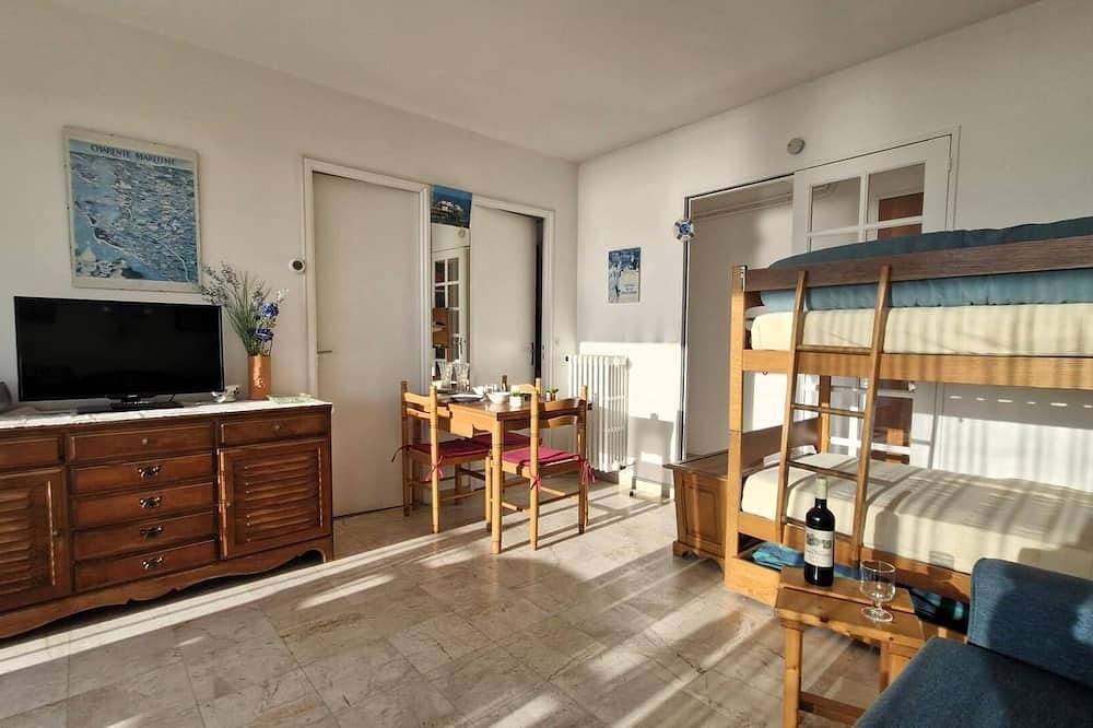 Appartement entier, Royan - un réveil face à la mer pour ce Studio au charme Rustique - Plage du Pigeonnier in Pontaillac, Royan