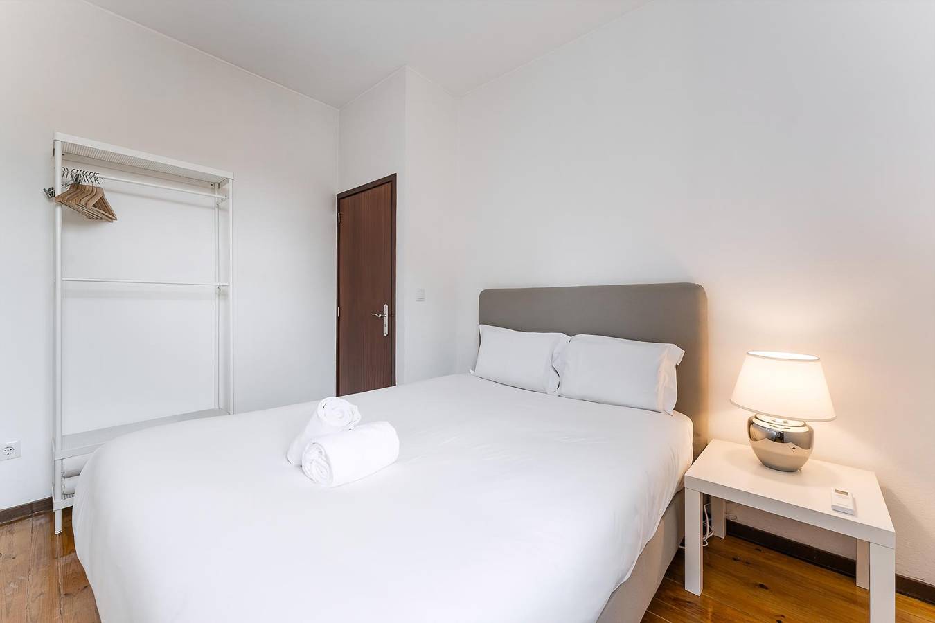 Guestready - Modern Duplex, Neo-Classical Building in Sé (Porto), Porto