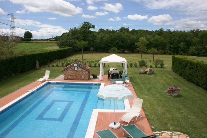 Location de vacances pour 8 personnes, avec piscine et jardin à Castiglione del Lago - 2