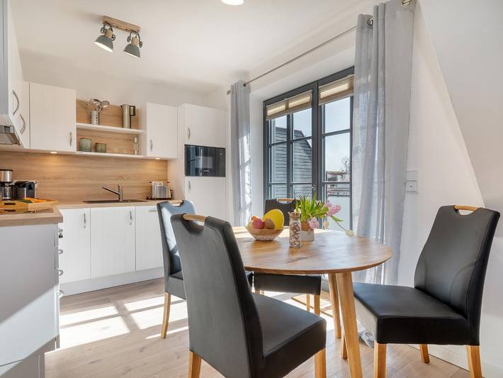 Ganze Wohnung, Modernes Ferienhaus Sommerwiese Mohnblume in Zingst nahe der Ostsee genießen in Zingst, Fischland - Darß - Zingst