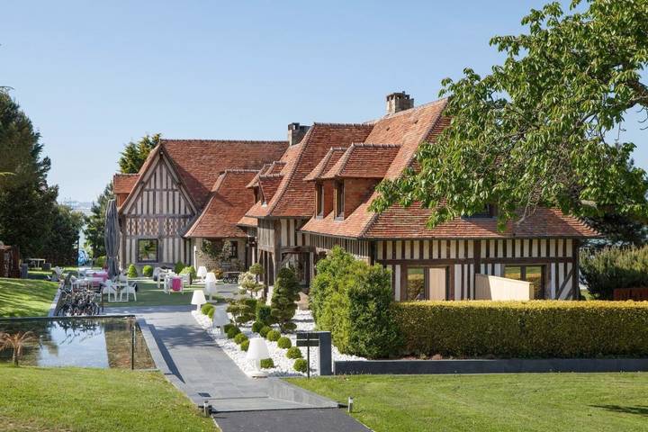 Hôtel pour 2 personnes, avec piscine et jardin, animaux acceptés