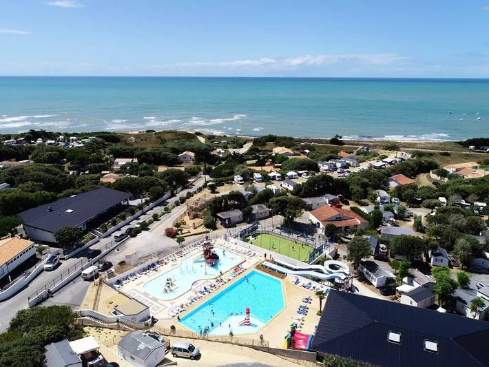 Camping pour 4 personnes, avec Piscine et Sauna à Saint-Georges-d'Oléron