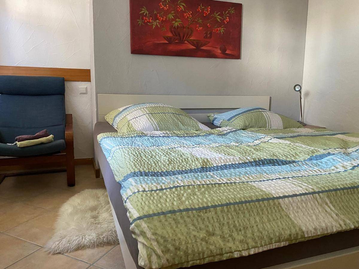 Ganze Ferienwohnung, Ferienzimmer Oelhaf Zimmer in Grau Self Check-In mit Key Tresore in Wilhelmsdorf, Region Bodensee-Oberschwaben