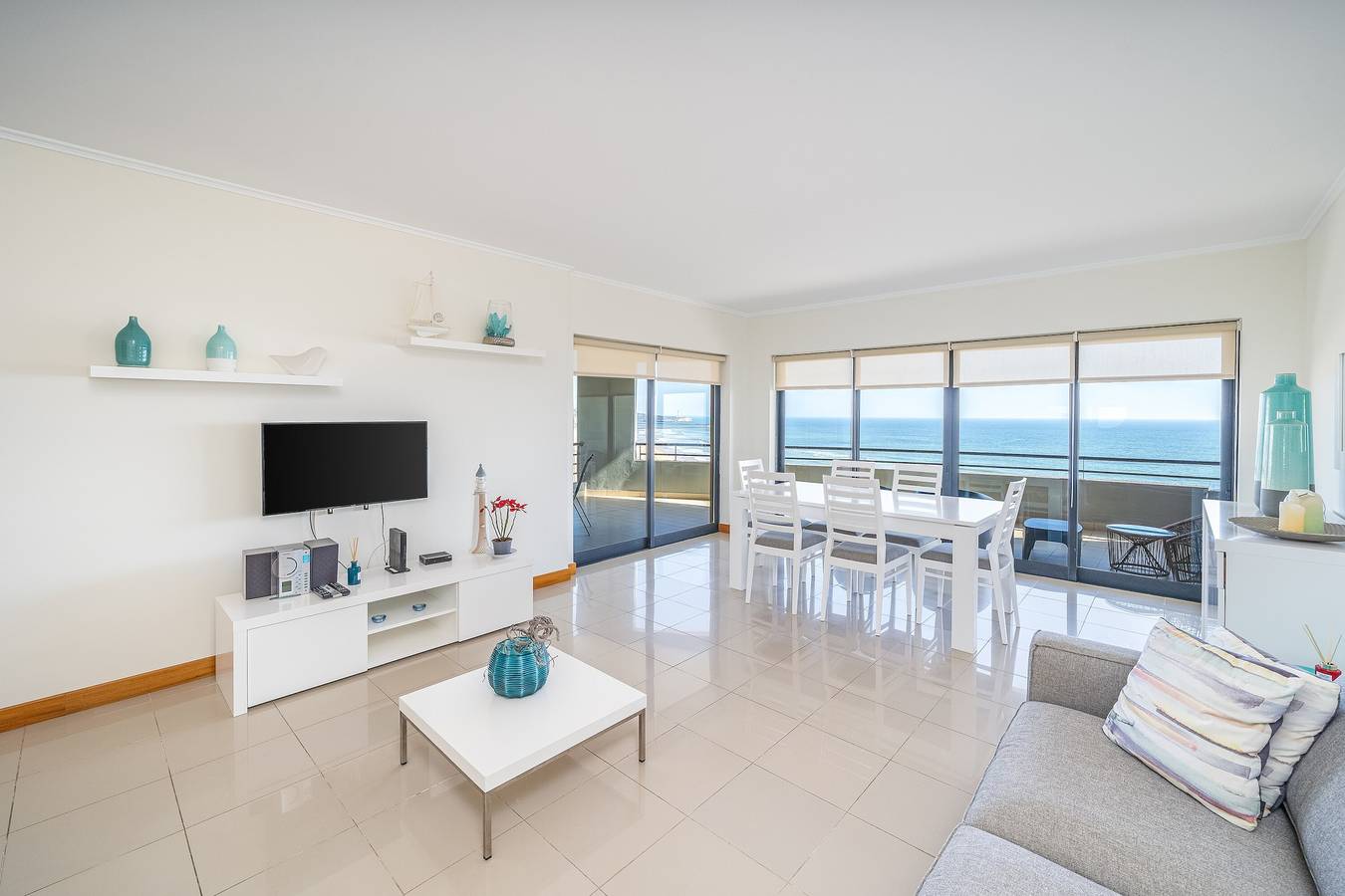 Ganze Wohnung, Apartment 'Wave House' mit Meerblick, Wlan und Klimaanlage in Praia da Rocha, Portimão