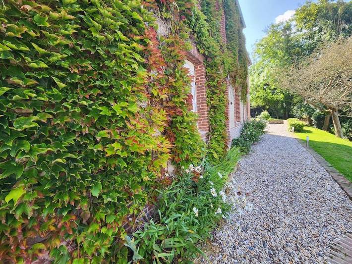 Location de vacances pour 12 personnes, avec vue ainsi que jardin et terrasse à Saint-Martin-aux-Buneaux - 2