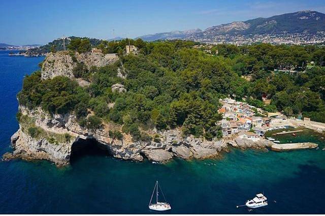 Location de vacances pour 4 personnes, avec piscine et jardin à La Garde