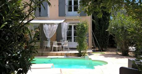 Gîte pour 6 personnes, avec terrasse ainsi que jardin et piscine dans la Drôme