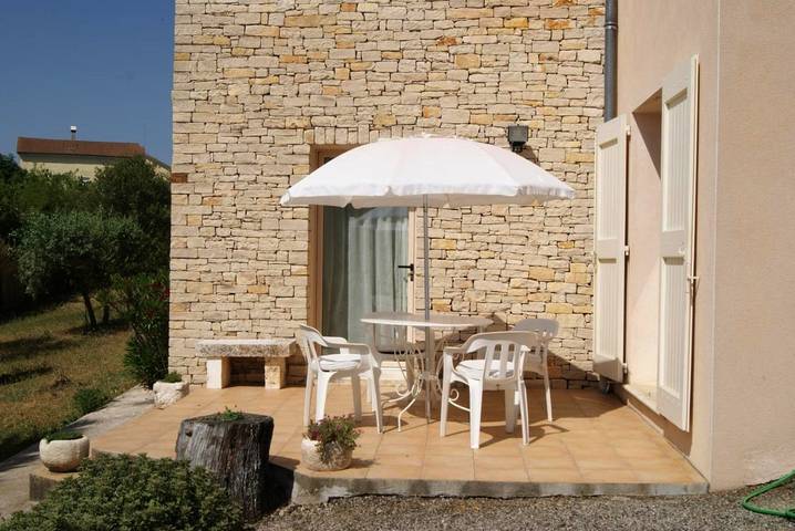 Gîte pour 3 personnes, avec terrasse ainsi que jardin et vue à Forcalquier - 2