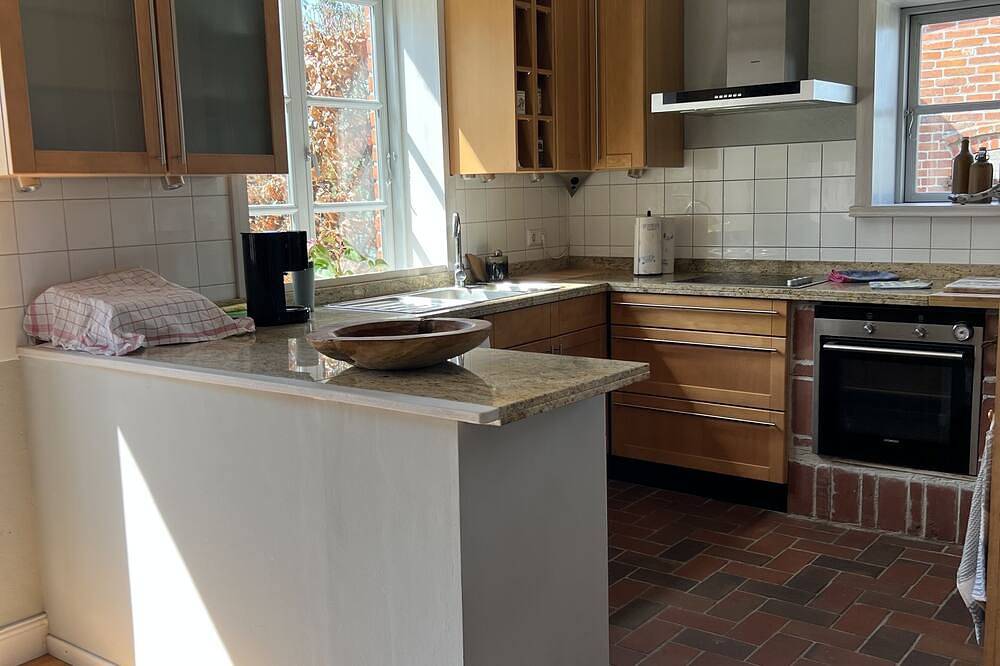 Alte reetgedeckte Kutscherremise für bis zu 5 Personen. in Bad Kleinen, Nordwestmecklenburg (Wismar und Umgebung)