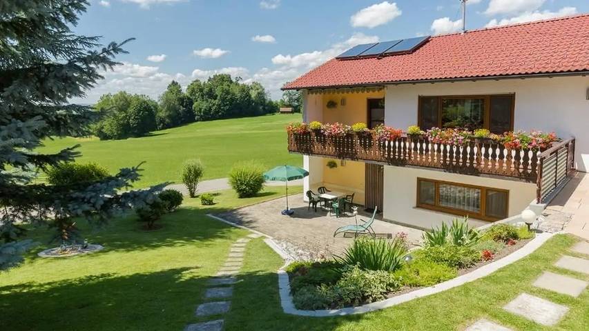 Ferienwohnung für 3 Personen, mit Garten in Grünkraut