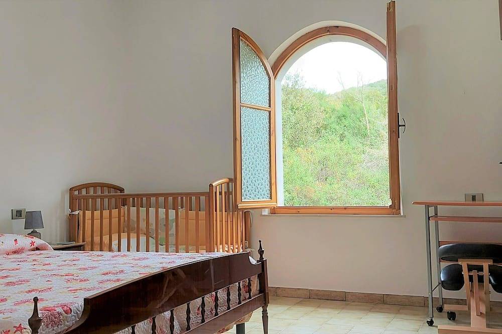 Villa mitten im Grünen, nur wenige Minuten vom Meer entfernt in Portixeddu, Fluminimaggiore