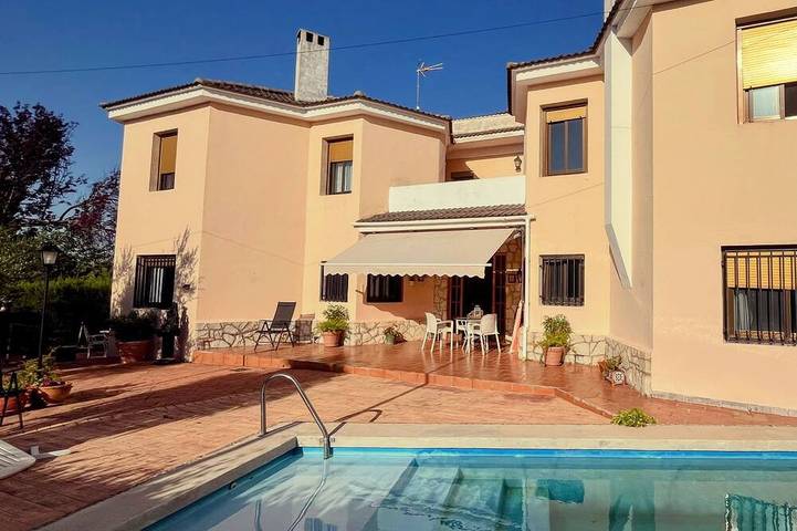 Villa for 8 people, with pool, with pets - 1